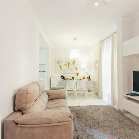 Minimalism And Modern- 2bd 1bth- Setas Séville
