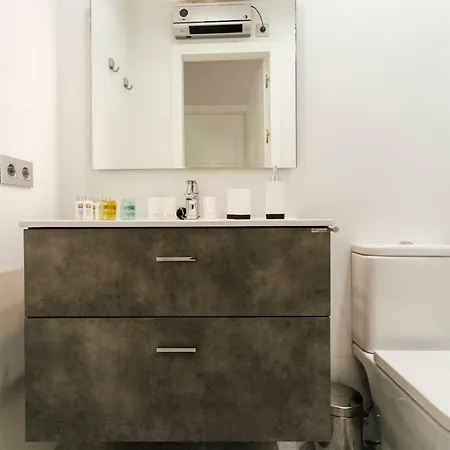 Minimalism And Modern- 2bd 1bth- Setas *