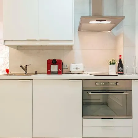 Minimalism And Modern- 2bd 1bth- Setas Seville